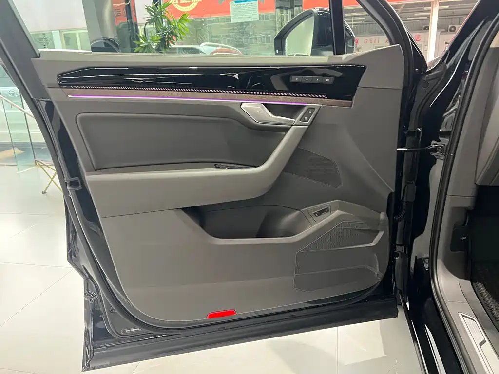 Volkswagen Touareg — миниатюра 9