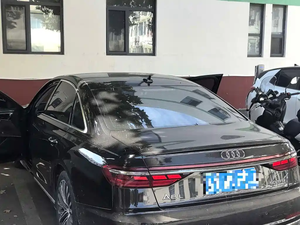 Audi A8 — миниатюра 8