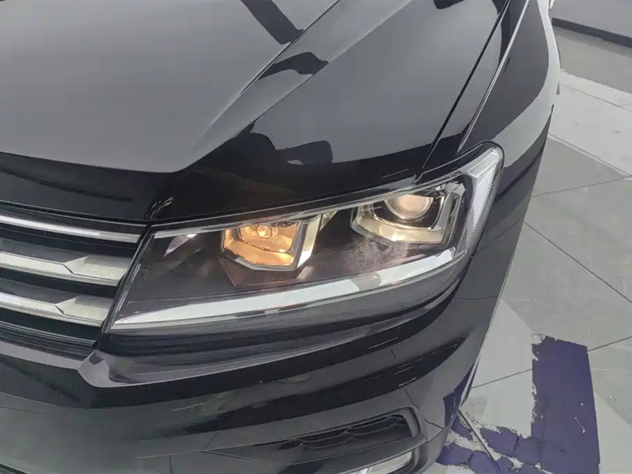 Volkswagen Tiguan L L 2021 330TSI AT