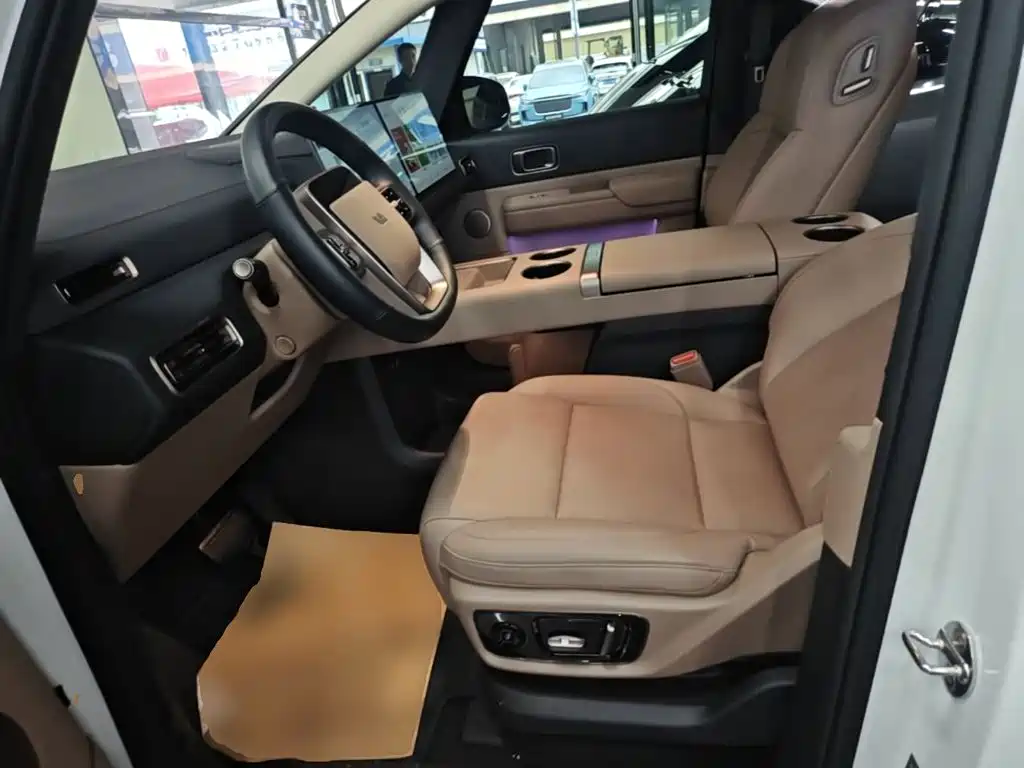Li Auto Li MEGA — миниатюра 15