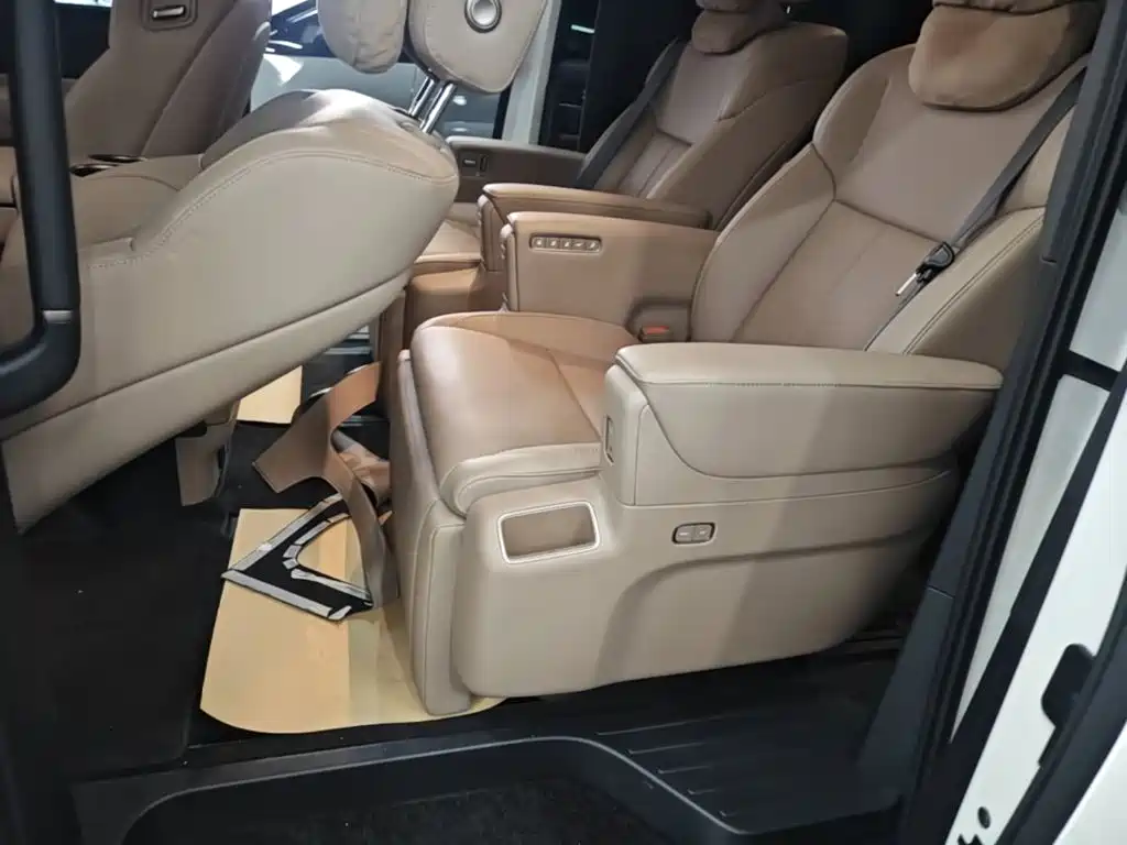 Li Auto Li MEGA — миниатюра 17