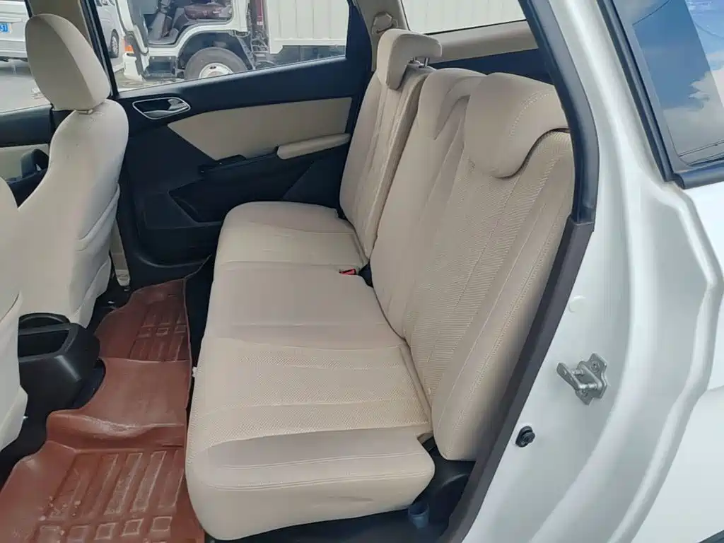 Baojun 310W — миниатюра 17
