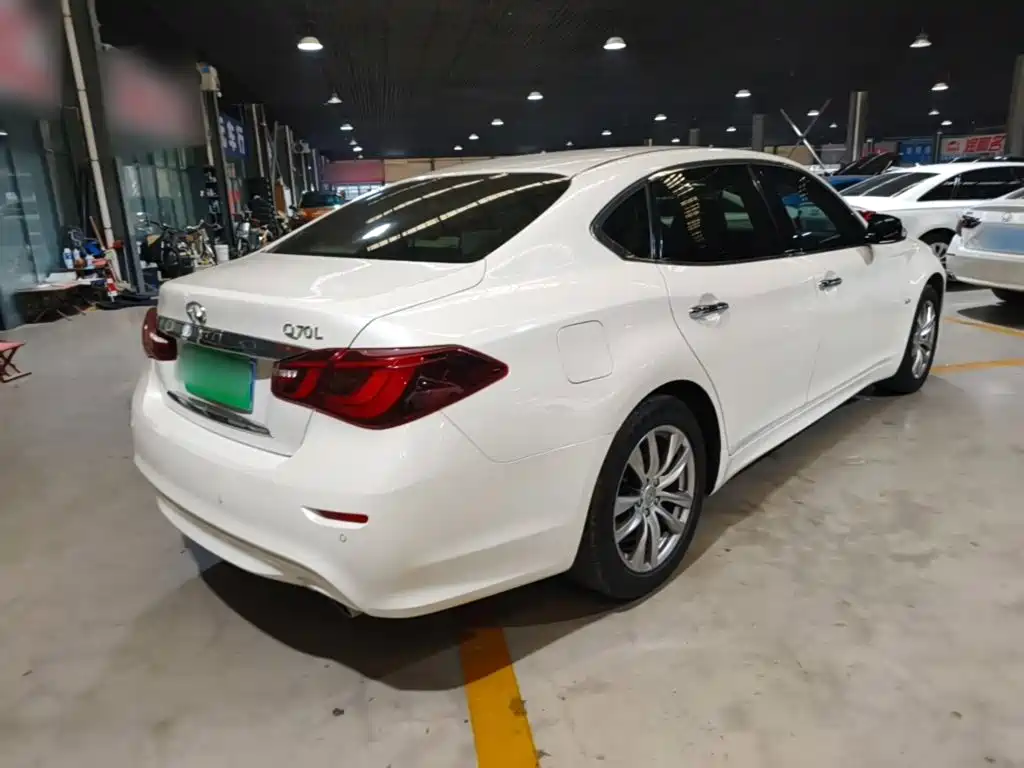 Infiniti Q70 — миниатюра 7