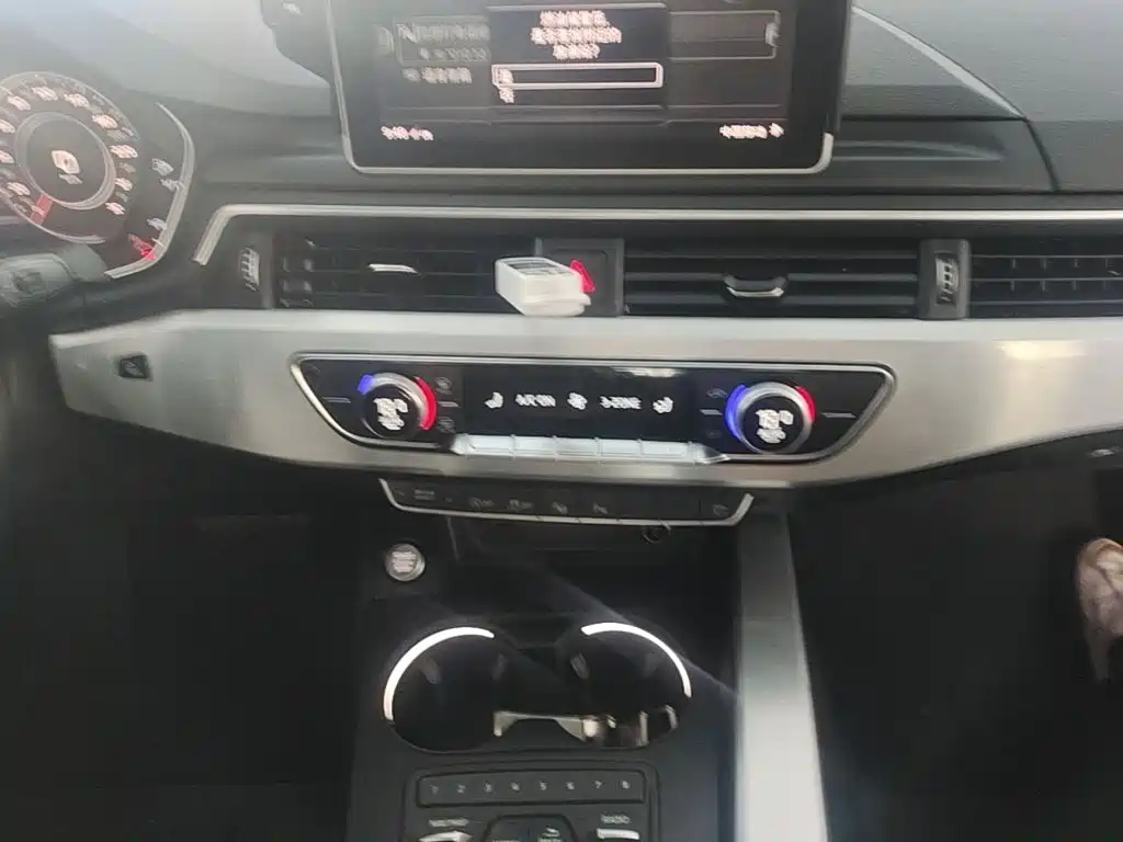 Audi A4L — миниатюра 10