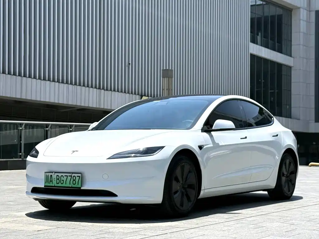 Tesla Model 3 2024