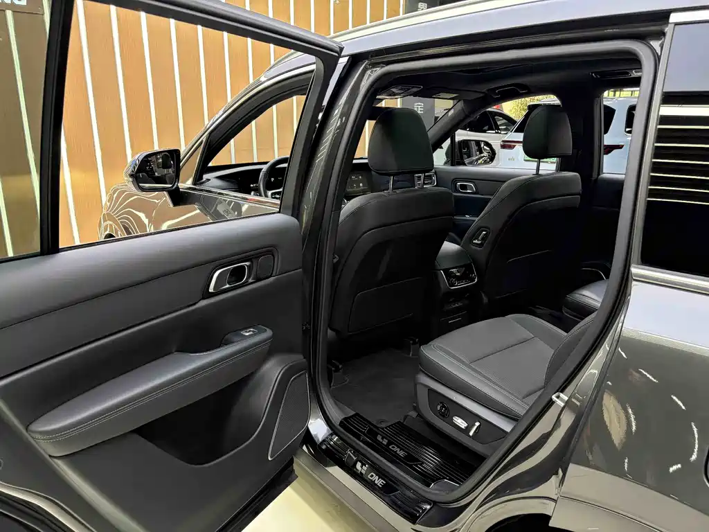 Li Auto ONE 2021 6 мест