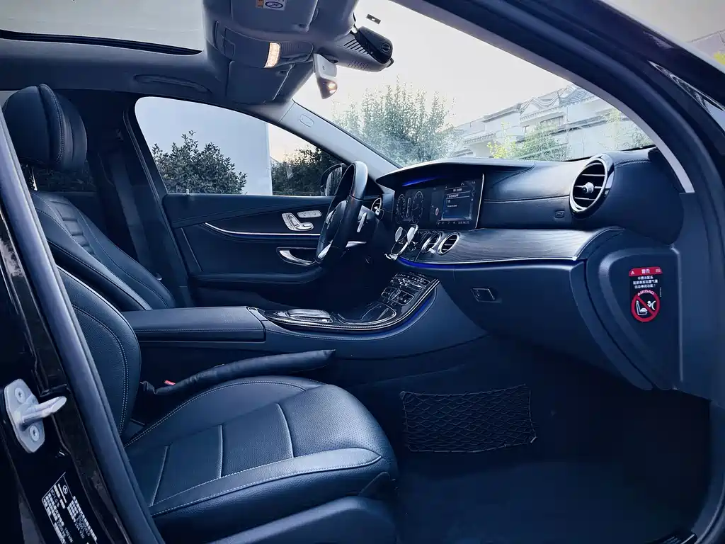 Mercedes-Benz E-Class — миниатюра 14