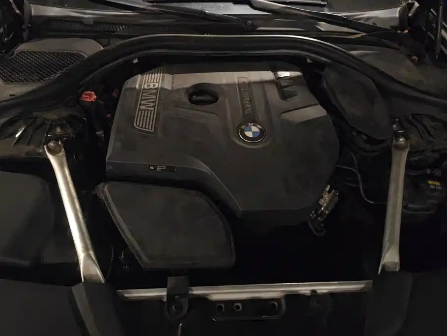 BMW 5 Series — миниатюра 10