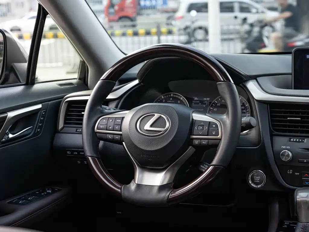 Lexus RX — миниатюра 14