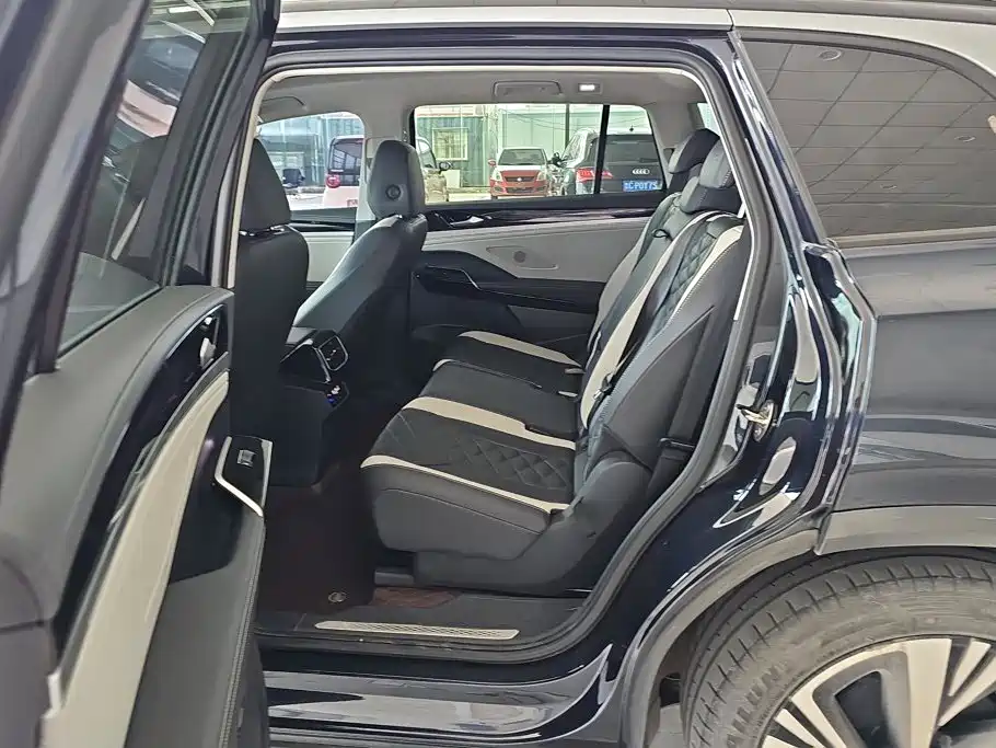 Volkswagen ID.6 Crozz — миниатюра 10