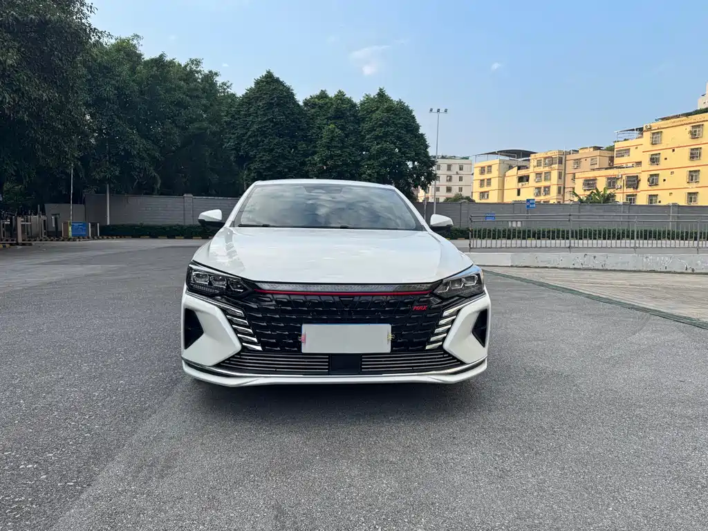 DONGFENG YI HYUN MAX
