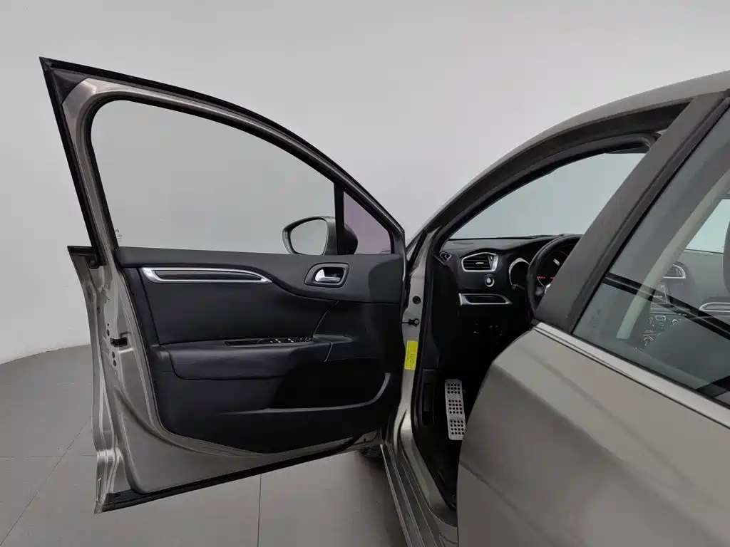 Citroen C4L — миниатюра 8