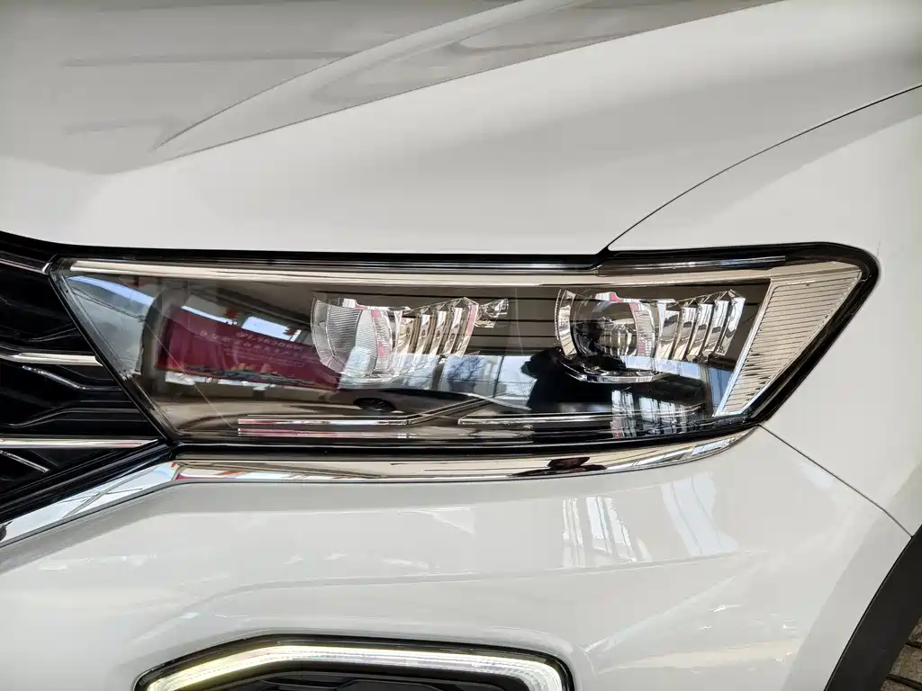 VOLKSWAGEN T ROC EXPLORING SONGS