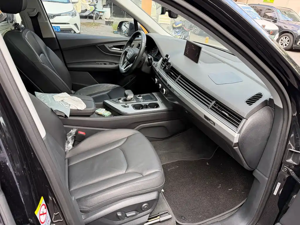Audi Q7 — миниатюра 8