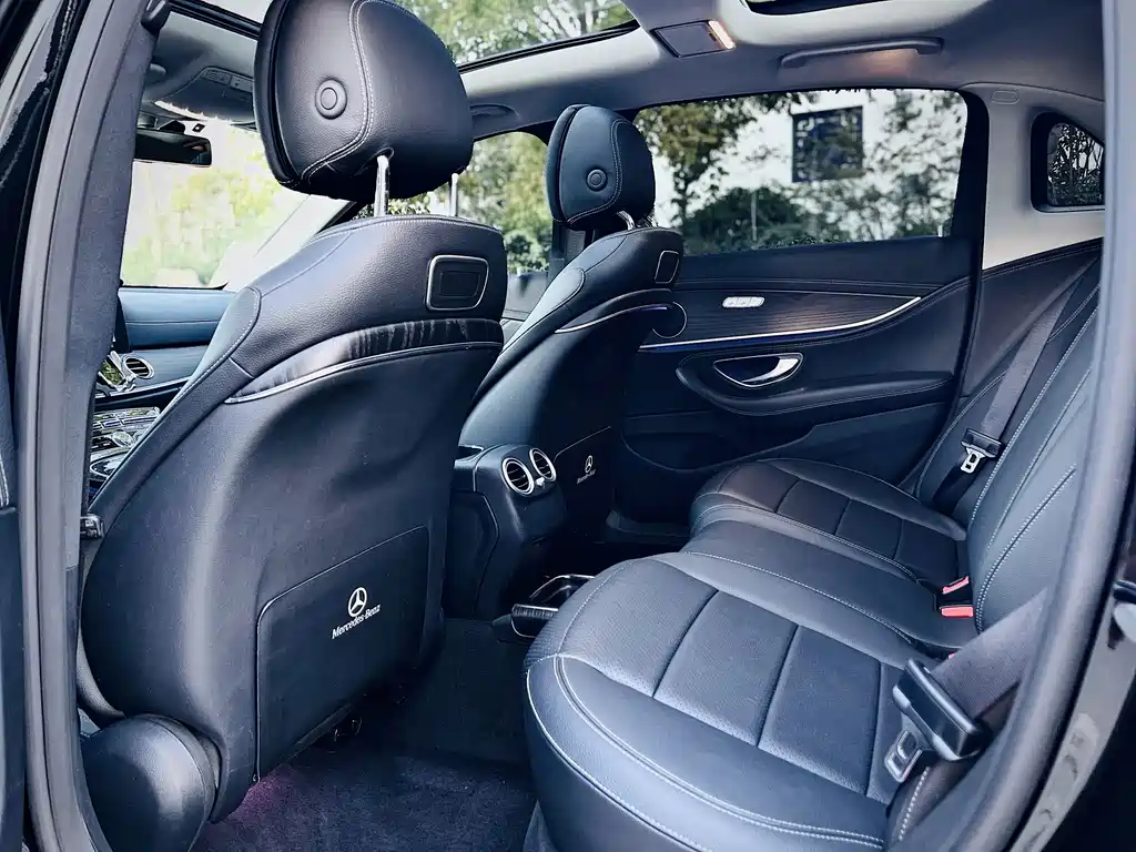 Mercedes-Benz E-Class — миниатюра 15