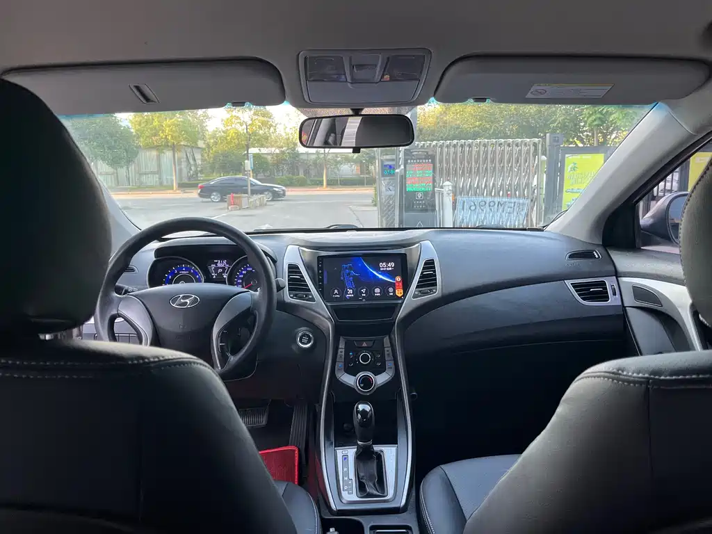 Hyundai Elantra Langdong — миниатюра 9