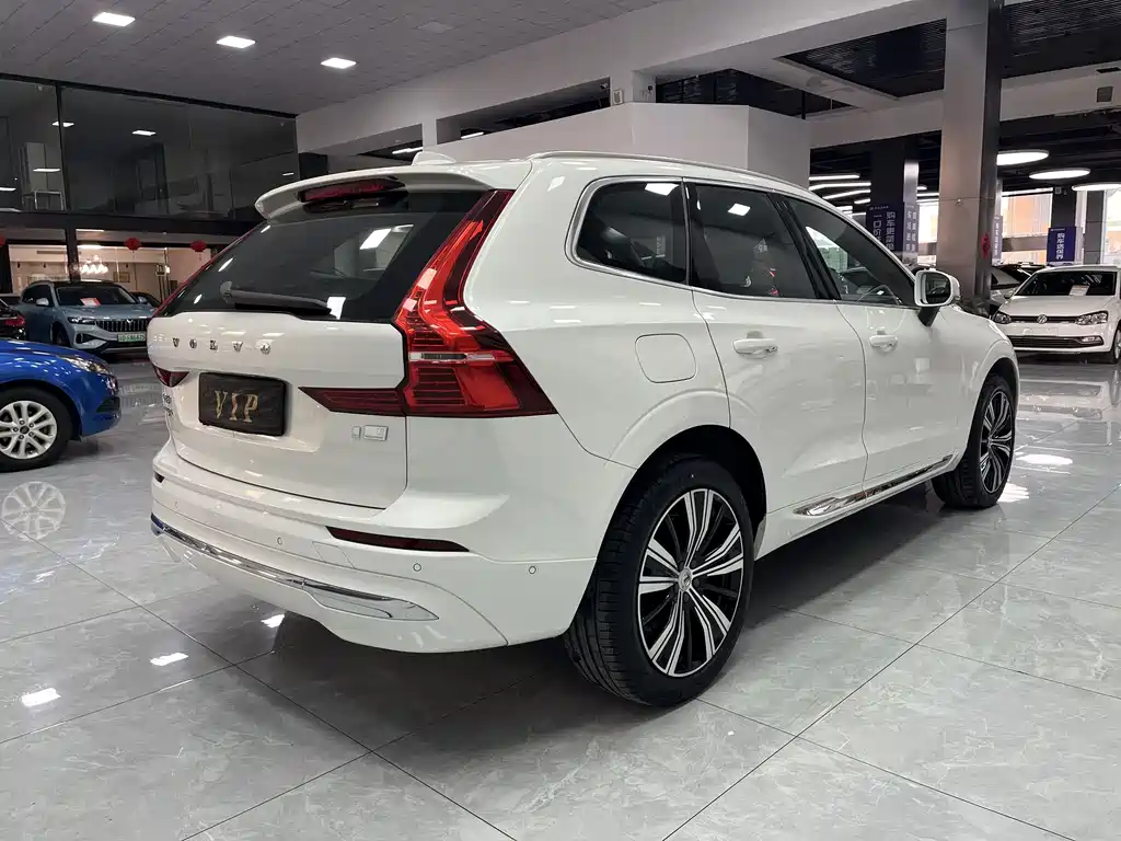 Volvo XC60 PHEV — миниатюра 8
