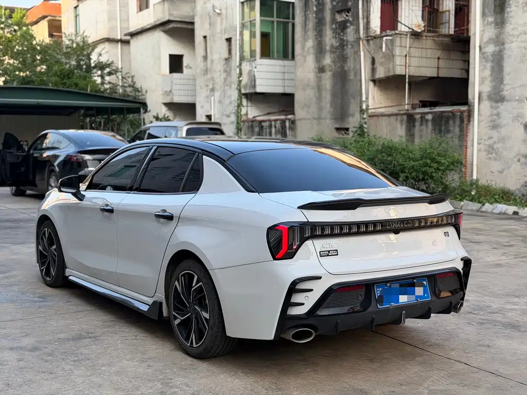Lynk & Co 03 — миниатюра 11