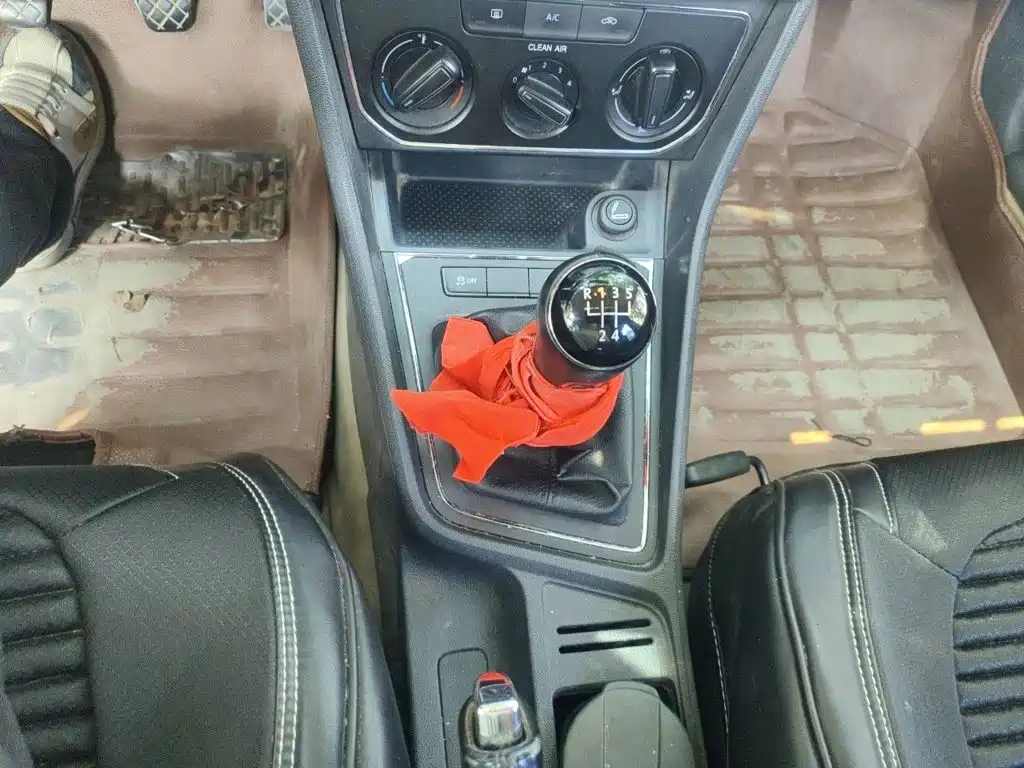 Volkswagen Lavida — миниатюра 10