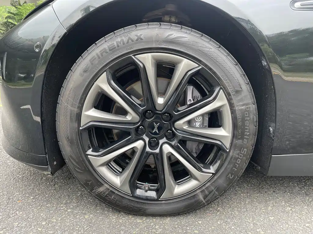 XPeng P7 — миниатюра 10