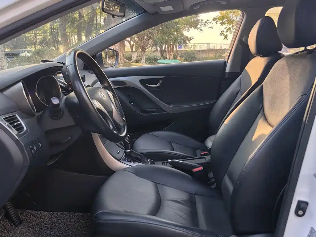 Hyundai Elantra Langdong — миниатюра 4