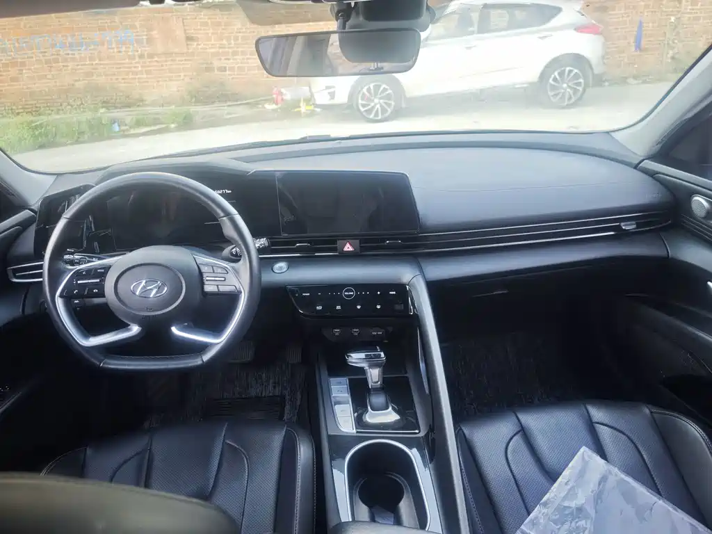 Hyundai Elantra — миниатюра 5