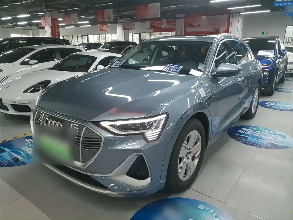 Audi e-tron 2025