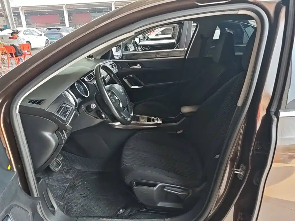 Peugeot 408 — миниатюра 15