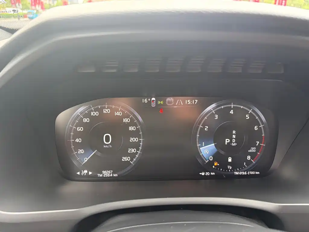 Volvo XC90 — миниатюра 7