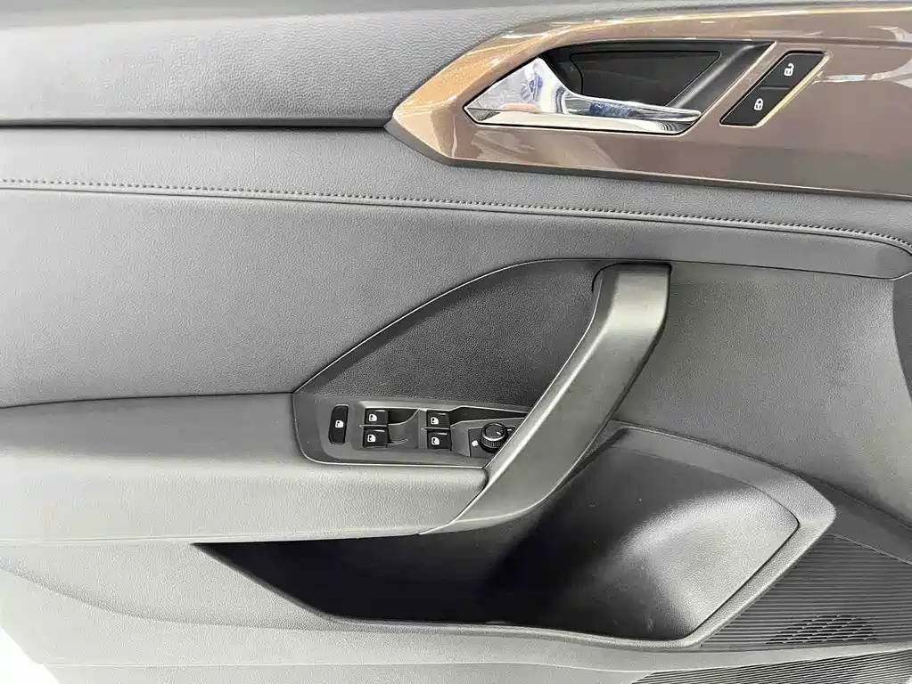 Volkswagen Tharu 2022 280TSI Luxury