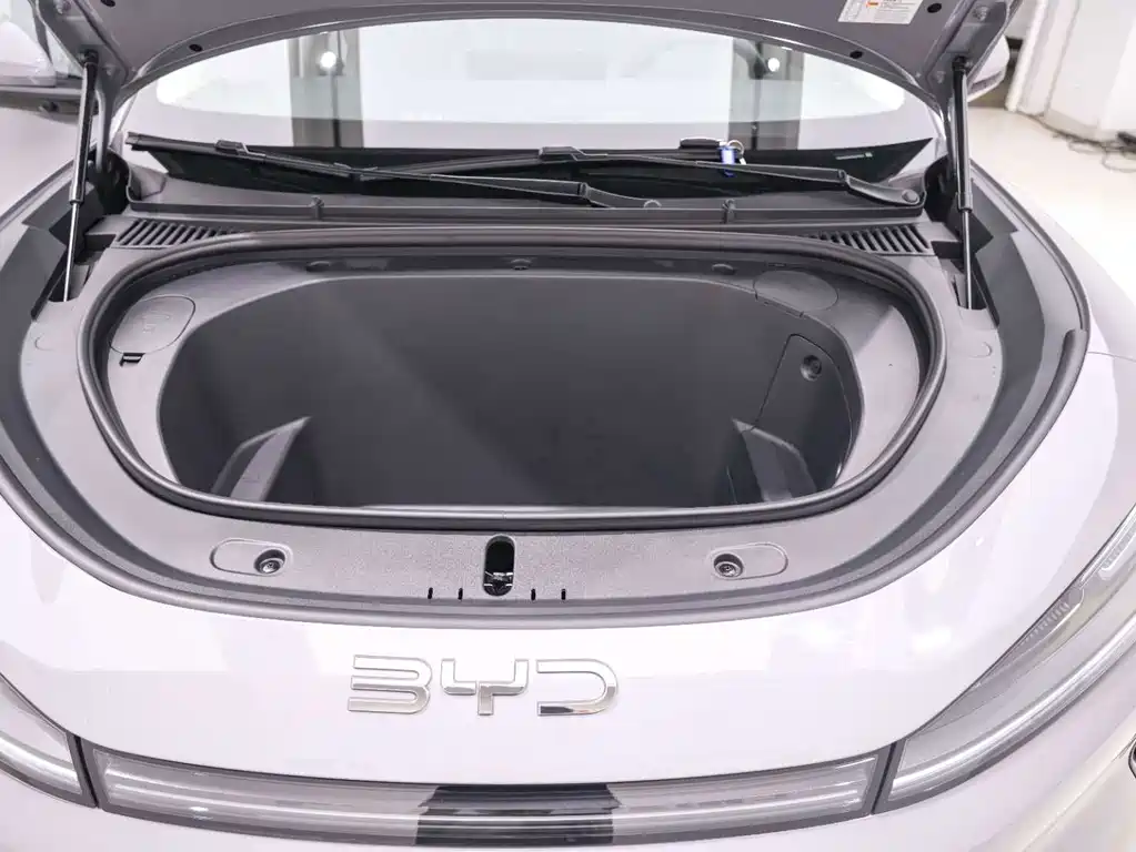BYD Sealion 05 EV — миниатюра 21