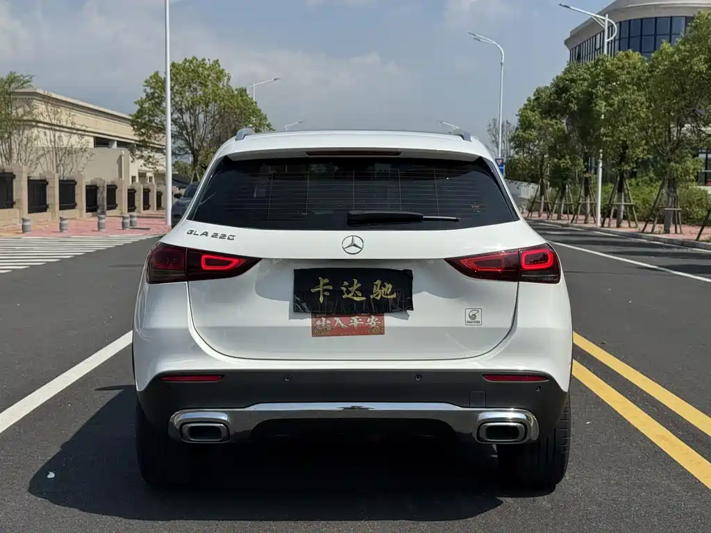Mercedes-Benz GLA — миниатюра 8