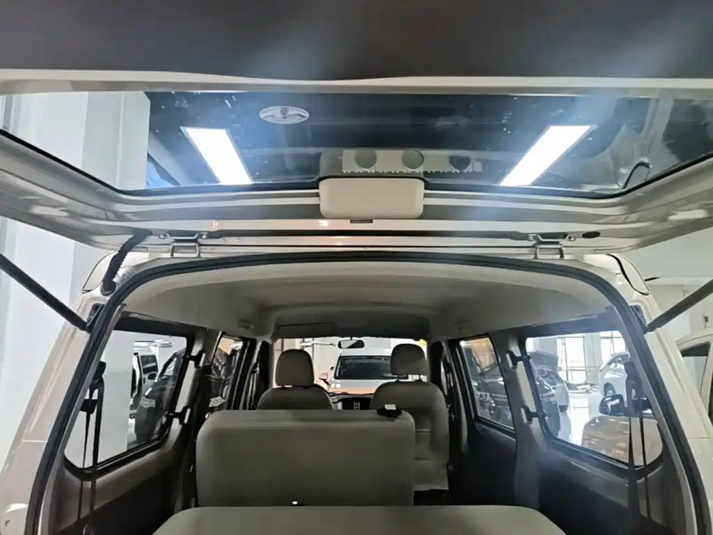 Wuling Rongguang — миниатюра 19