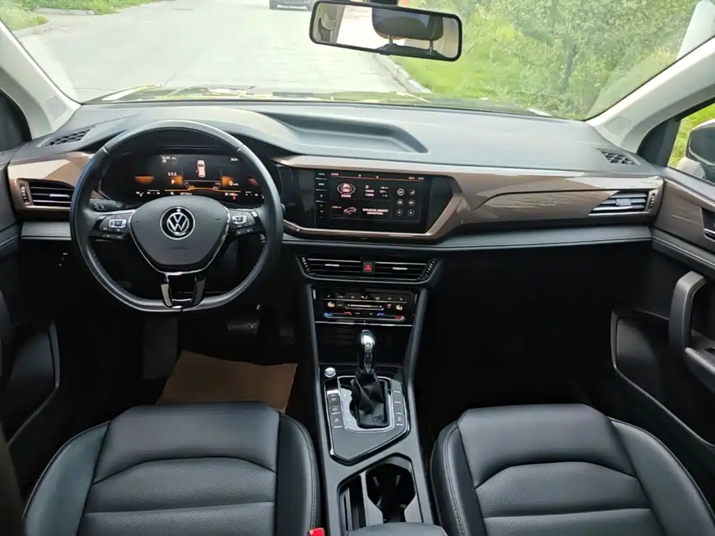 Volkswagen Tharu — миниатюра 10