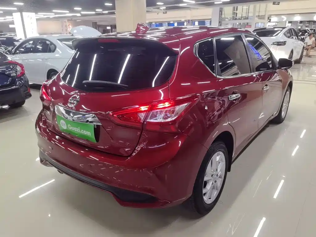 Nissan Tiida — миниатюра 7