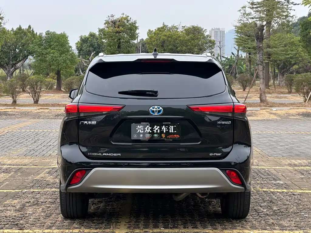 TOYOTA HIGHLANDER