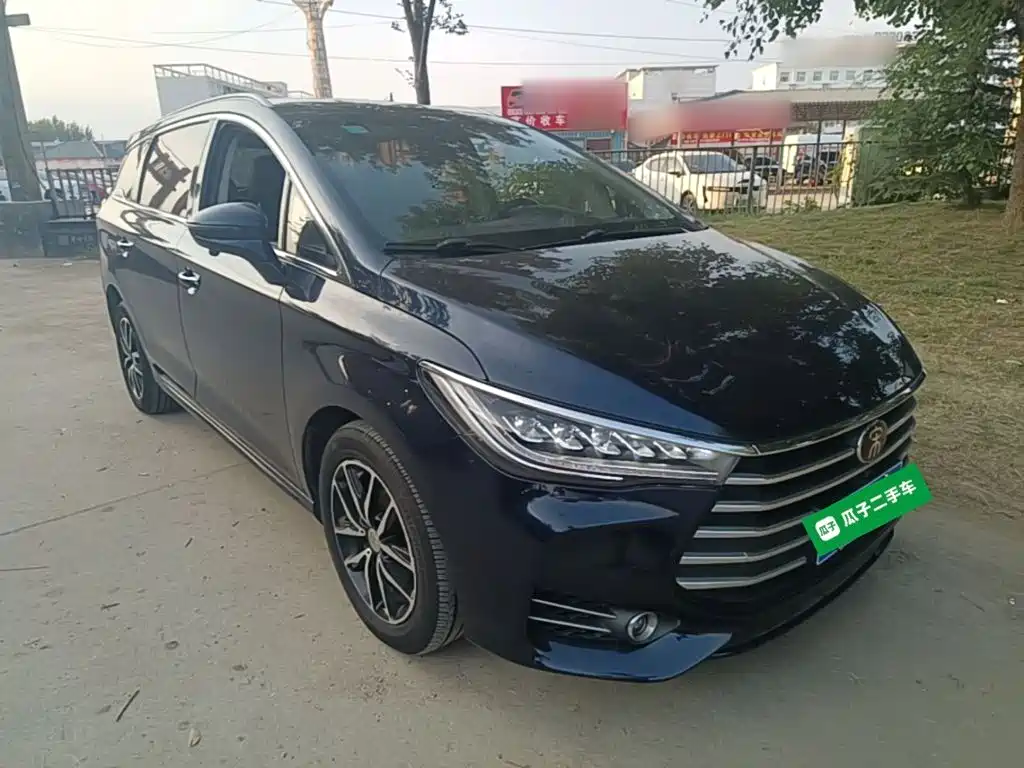 BYD MAX — миниатюра 4