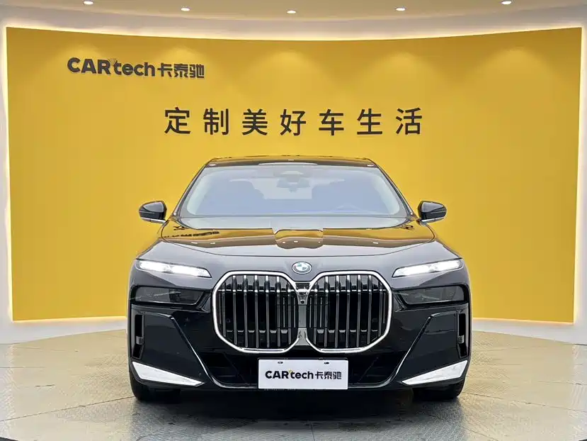BMW 7 Series — миниатюра 3