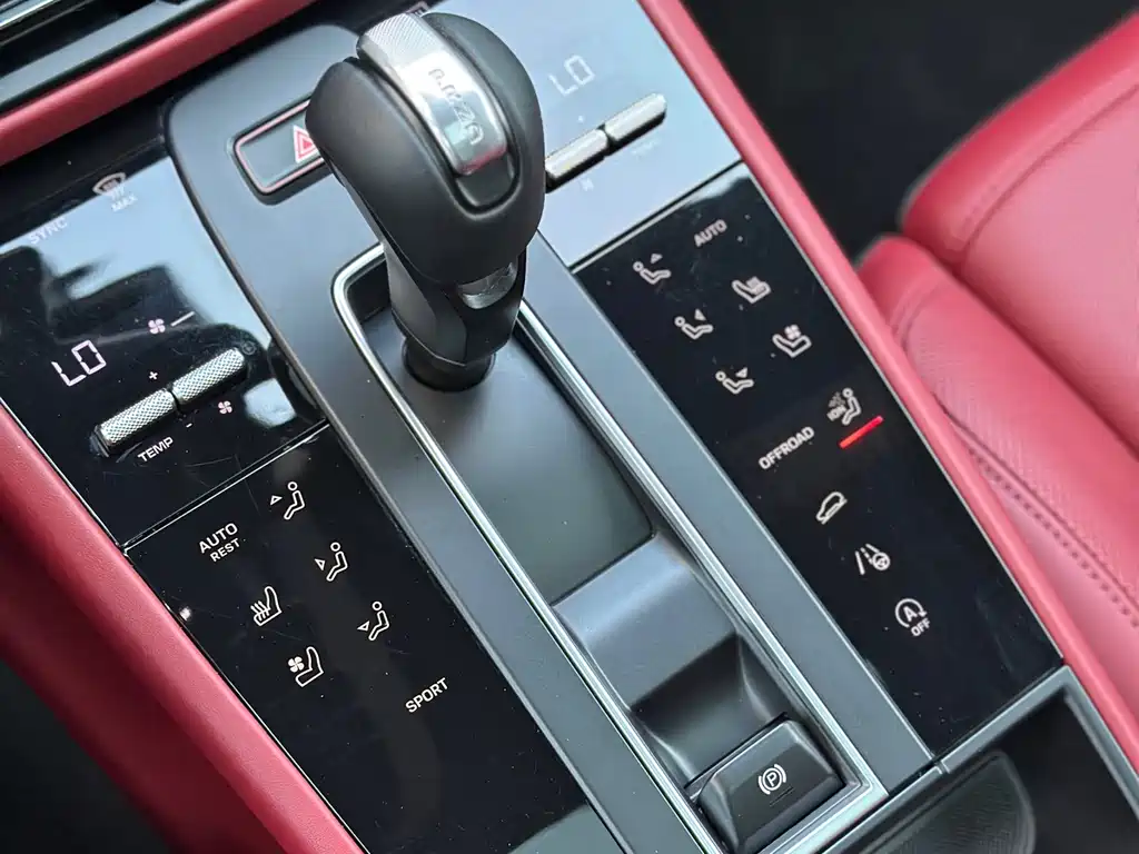 Porsche Macan — миниатюра 13