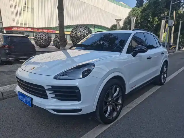 PORSCHE CAYENNE 2022