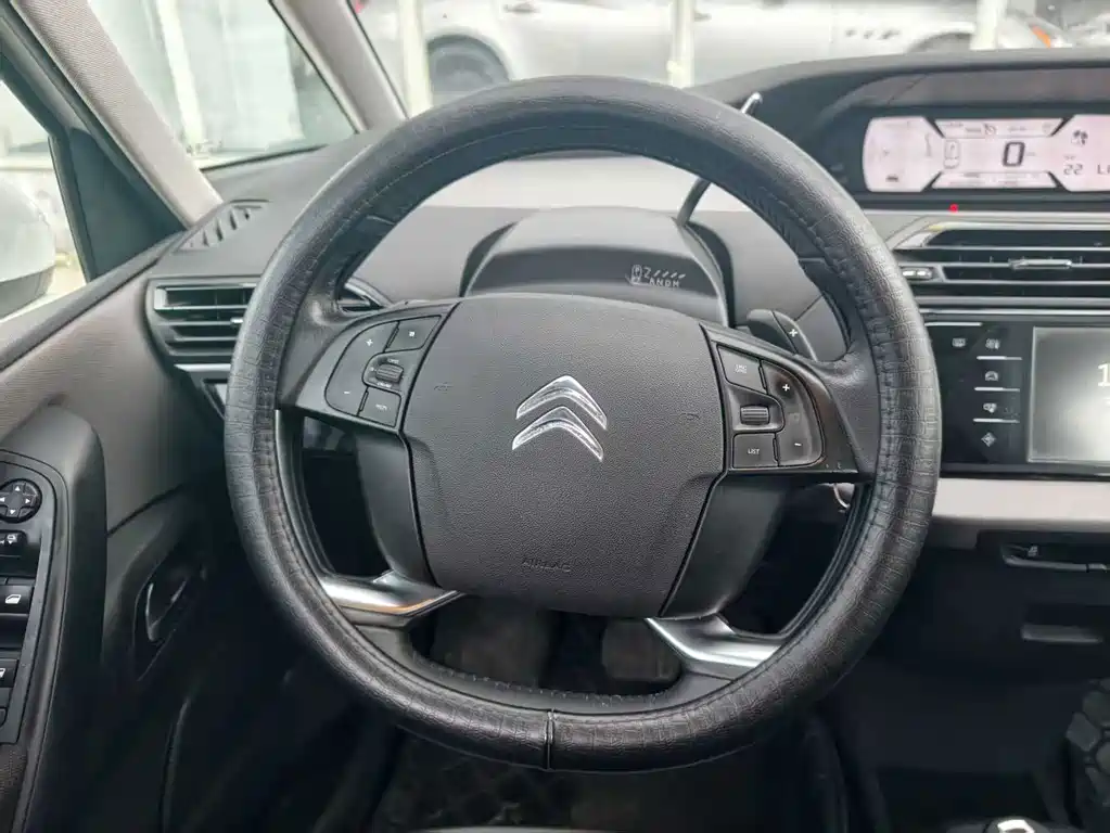 Citroen C4 Picasso — миниатюра 9