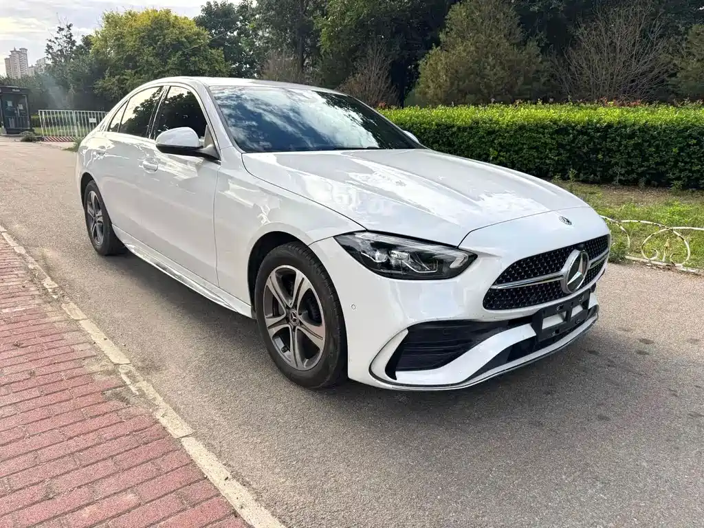 Mercedes-Benz C-Class — миниатюра 3