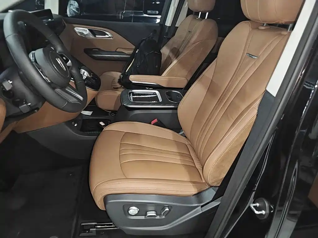 Hongqi Hongqi HQ9 PHEV — миниатюра 15