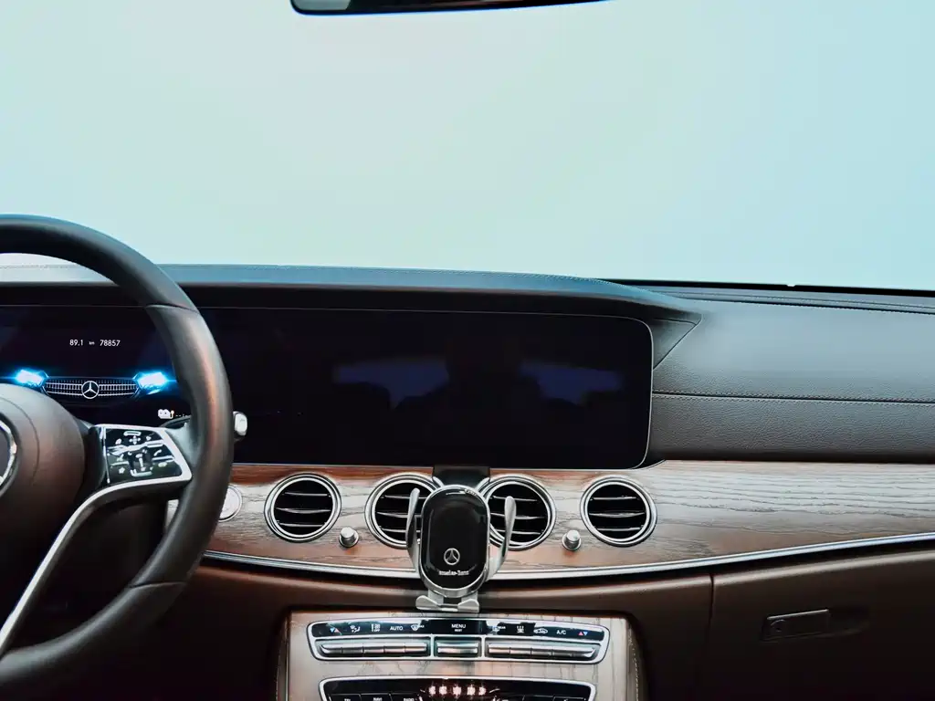Mercedes-Benz E-Class New Energy E 350 e L Plug-in Hybrid Sedan, фото 16