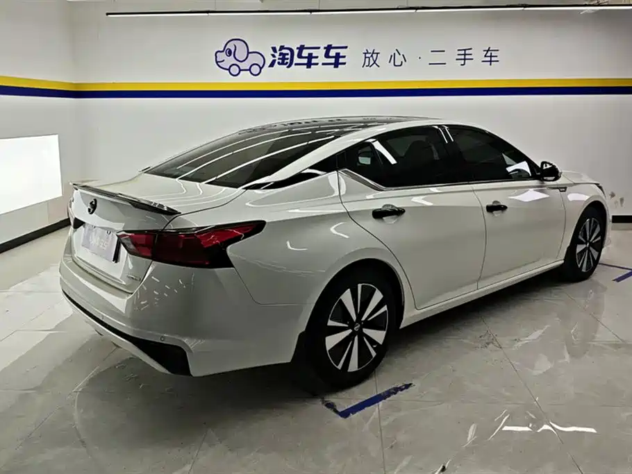 NISSAN TEANA
