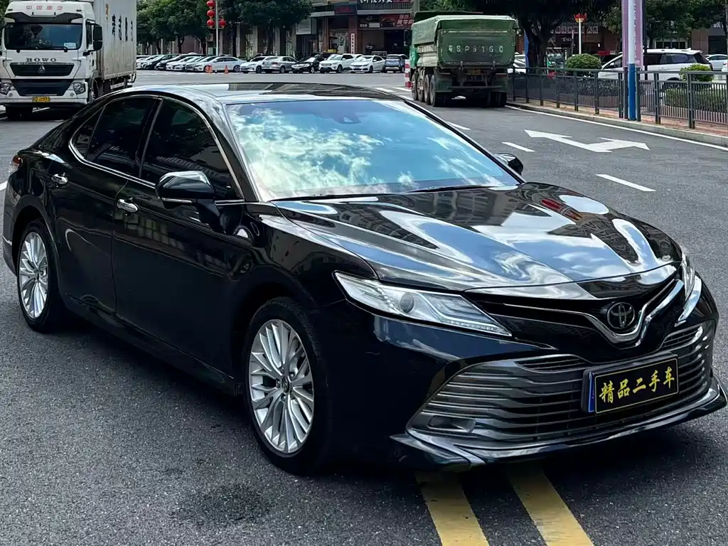 TOYOTA CAMRY