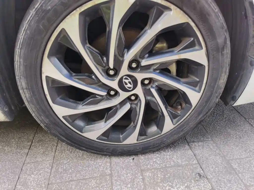 Hyundai Elantra — миниатюра 25