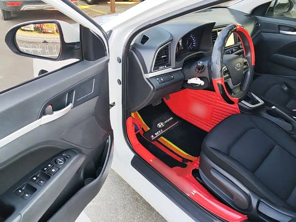 Hyundai Elantra — миниатюра 16