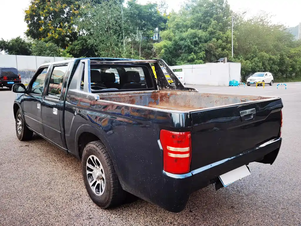 Isuzu Pickup — миниатюра 8