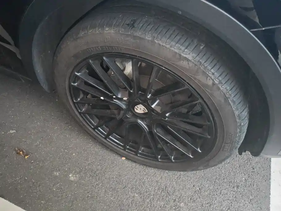 Porsche Cayenne — миниатюра 6